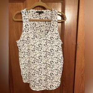 Banana Republic Floral sleeveless blouse
